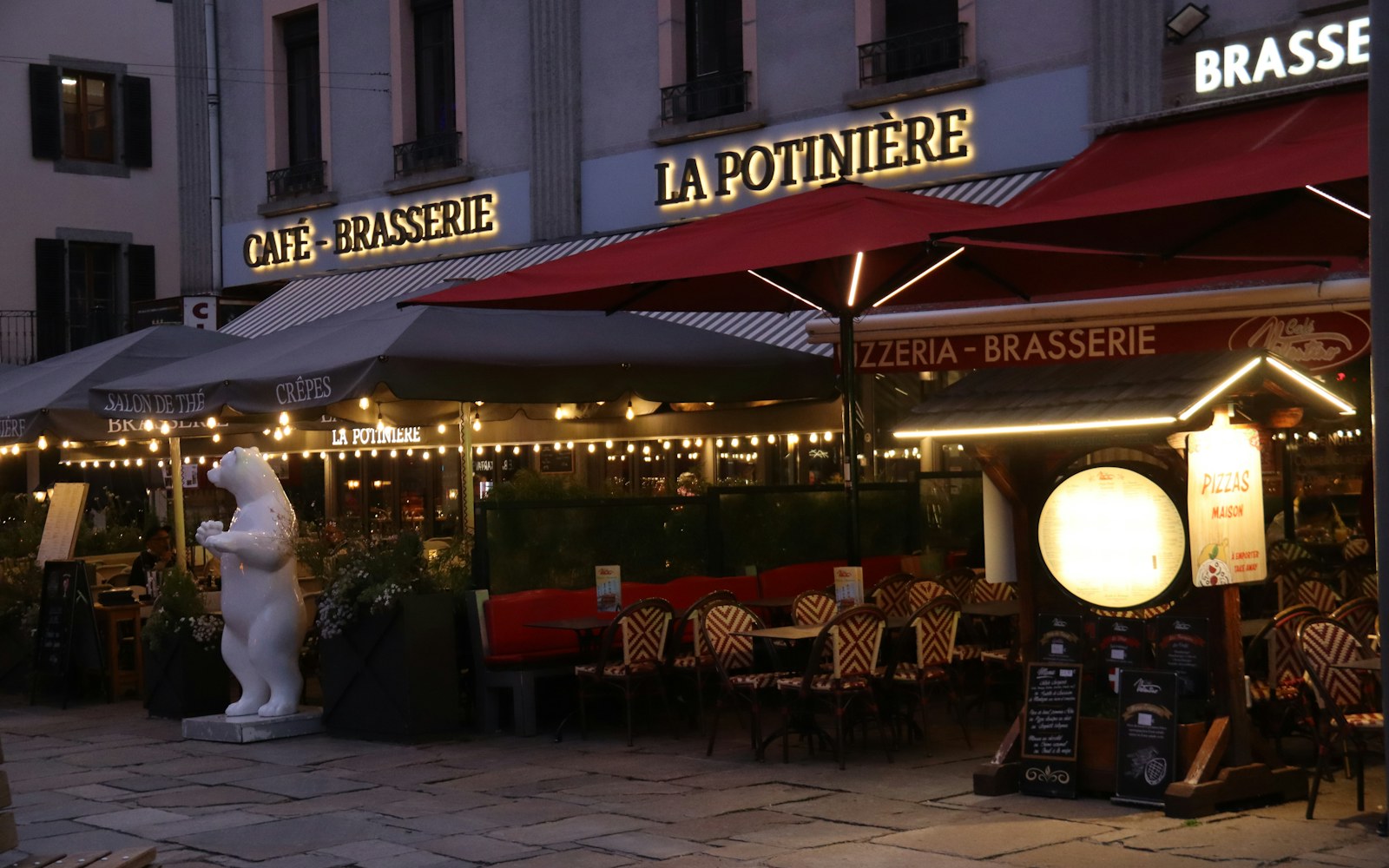 brasserie enteriőr és tálalás – egyedi stock fotó 3